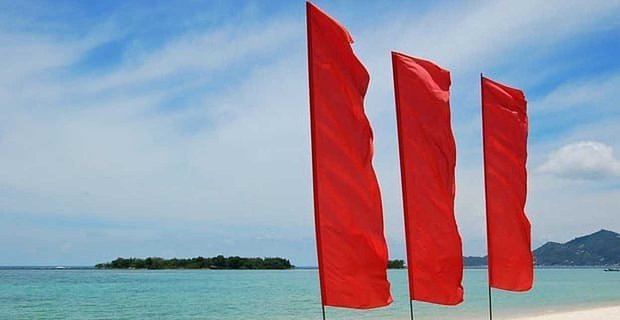 7 drapeaux rouges qui vous avertissent qu’elle n’est pas bonne