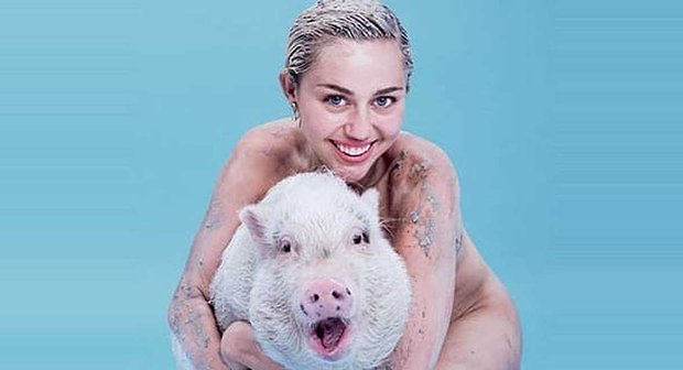 Guardaroba Wrecking Ball: 7 degli abiti più razzisti di Miley Cyrus